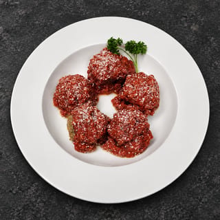 5 Meatballs with Thick Red Sauce